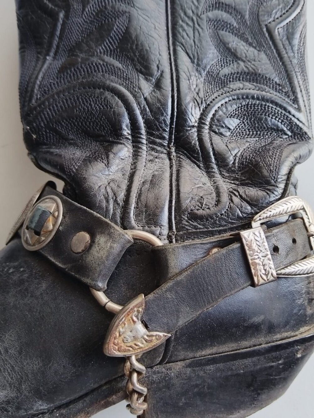 Classic Black Women's Western Cowboy Boots with Silver Toe Caps - Picture 5 of 15